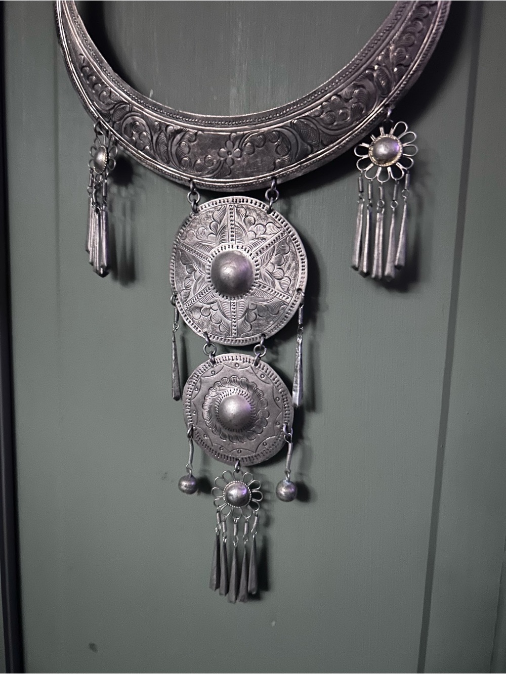 Vintage Etched silver ceremonial necklace from Thailand - Picture 3 of 8